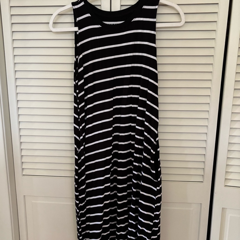 • time and tru striped mid dress | s •